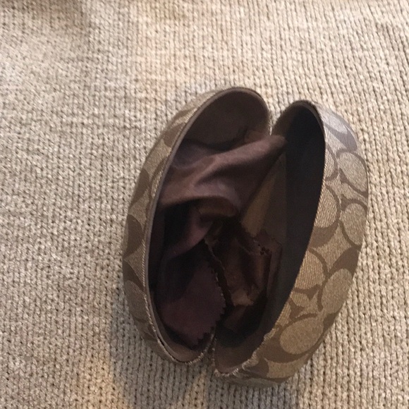 Coach EyeGlasses Holder - Picture 3 of 3